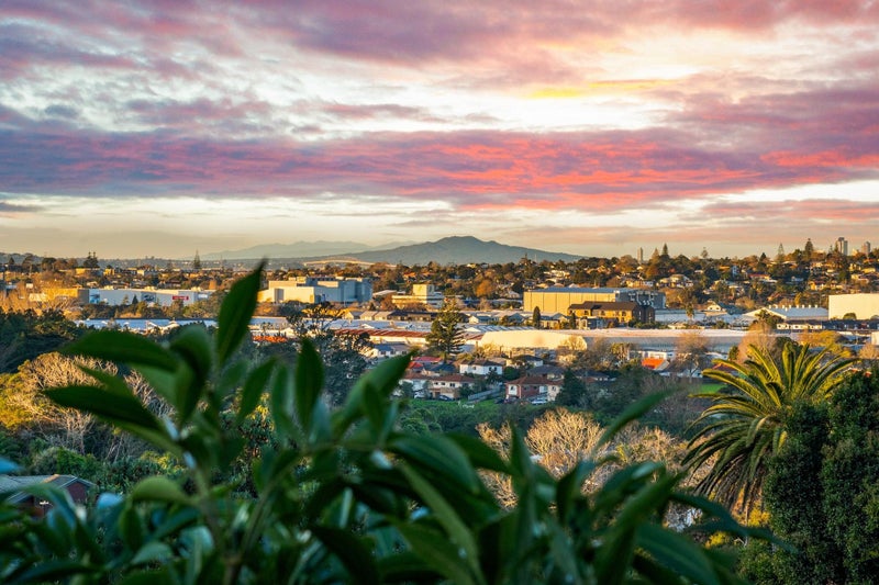 78 San Valentino Drive, Henderson, Auckland - Carousel 2