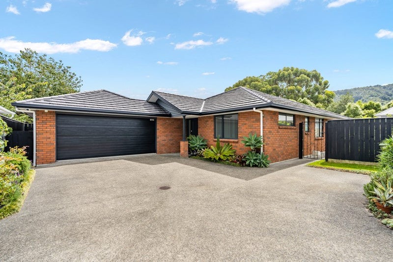 9A WILLOW GROVE, Ebdentown, Upper Hutt - Carousel 1