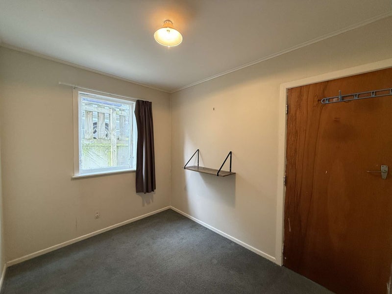 15A Rakeiora Grove, Korokoro, Lower Hutt - Carousel 4