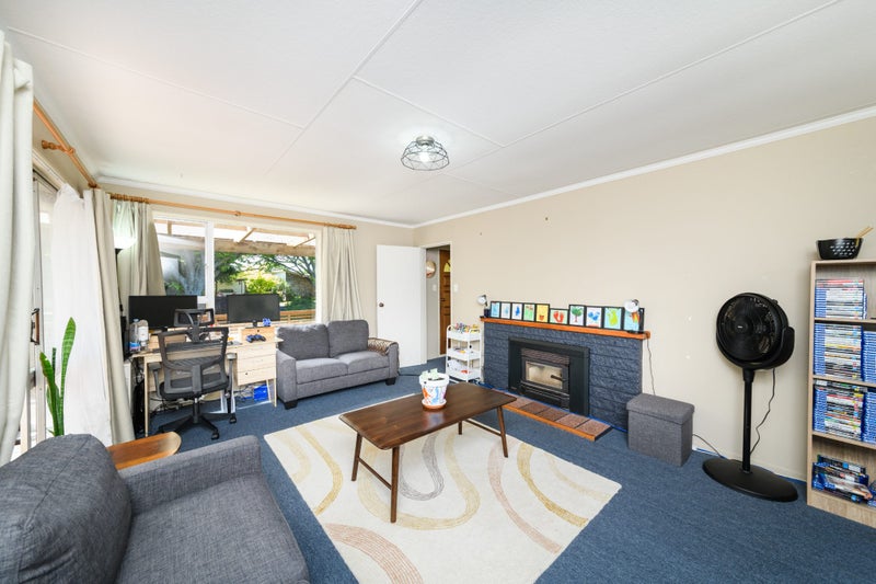 16 Carter Crescent, Awapuni, Palmerston North - Carousel 2