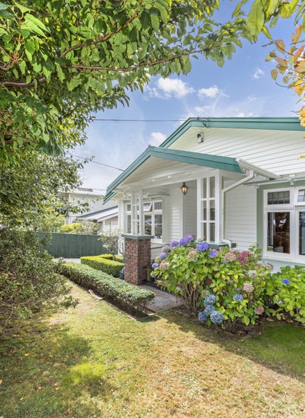 37 Beauchamp Street, Karori, Wellington - Carousel 1