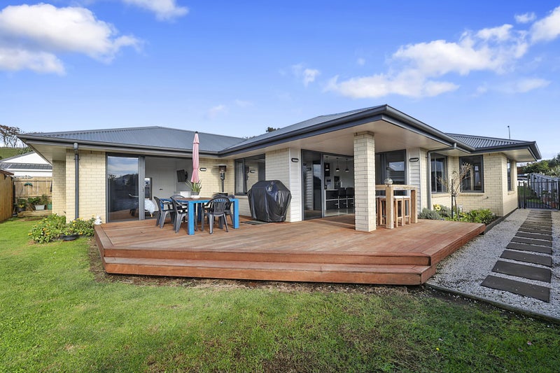4 Ellesmere Avenue, Bell Block, New Plymouth - Carousel 1
