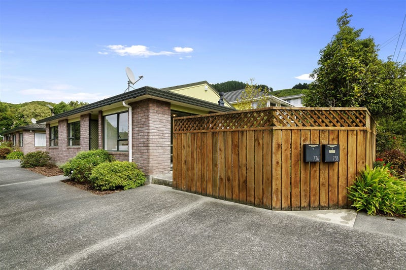 73A Larsen Crescent, Tawa, Wellington - Carousel 1