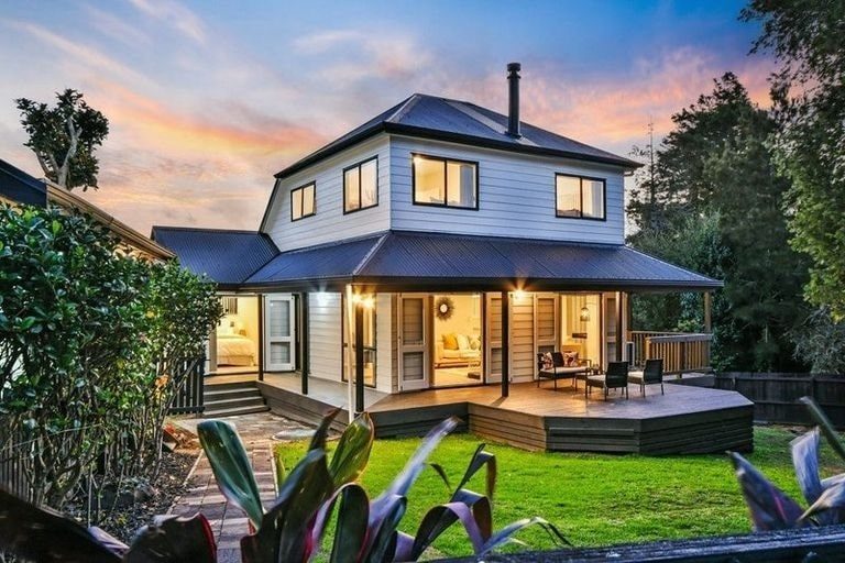 12A Kakapo Place, Papatoetoe, Auckland - Carousel 2
