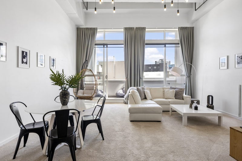 117/107 Thorndon Quay, Pipitea, Wellington - Carousel 2