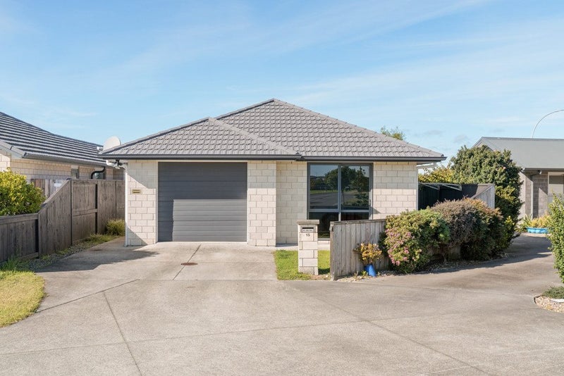 15 Ponga Place, Papamoa Beach, Papamoa - Carousel 1