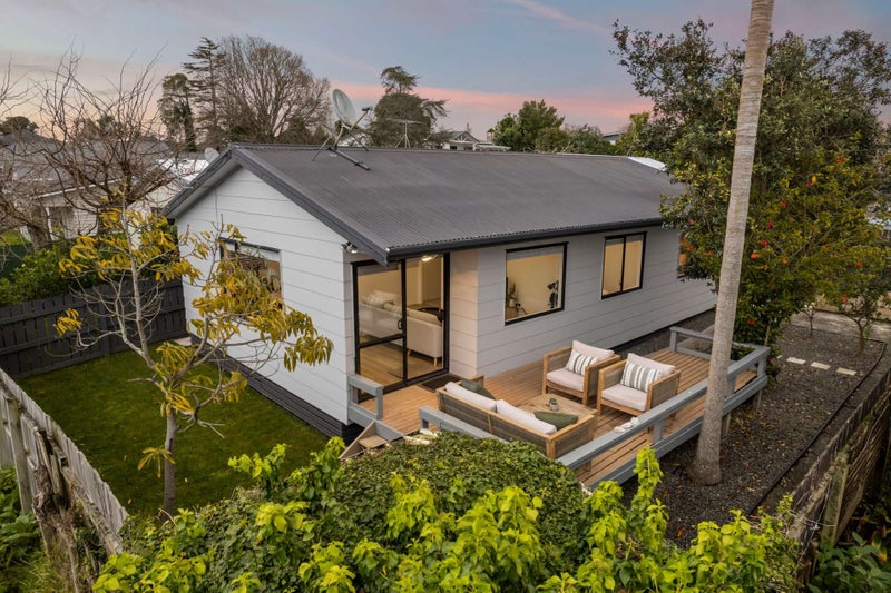 3/95 Wharf Road, Te Atatu Peninsula, Auckland - Carousel 1