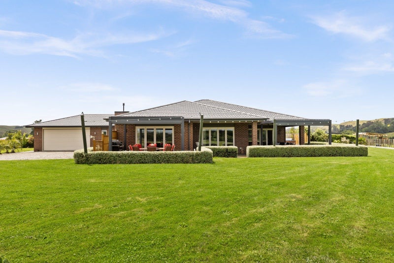 25 Bellerby Lane, Hastings - Carousel 1