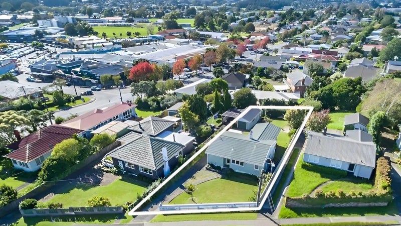 14 Exmouth Road, Northcote, Auckland - Carousel 1