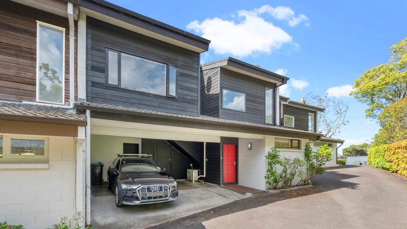 2/42 Orakei Road, Remuera, Auckland - Carousel 1