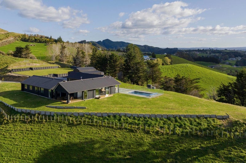 668 Kaitemako Road, Welcome Bay, Tauranga - Carousel 2