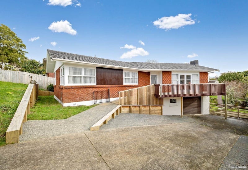 71 Gossamer Drive, Pakuranga Heights, Auckland - Carousel 1