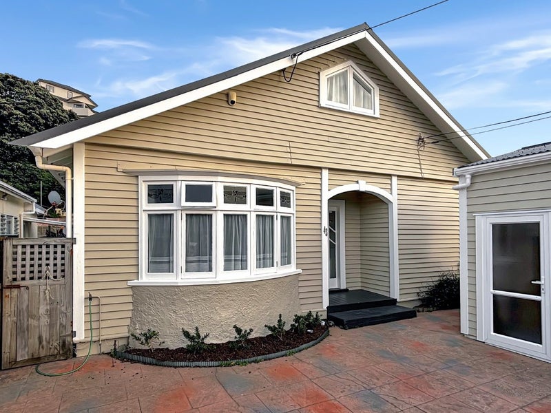 43 Tauhinu Road, Miramar, Wellington - Carousel 1