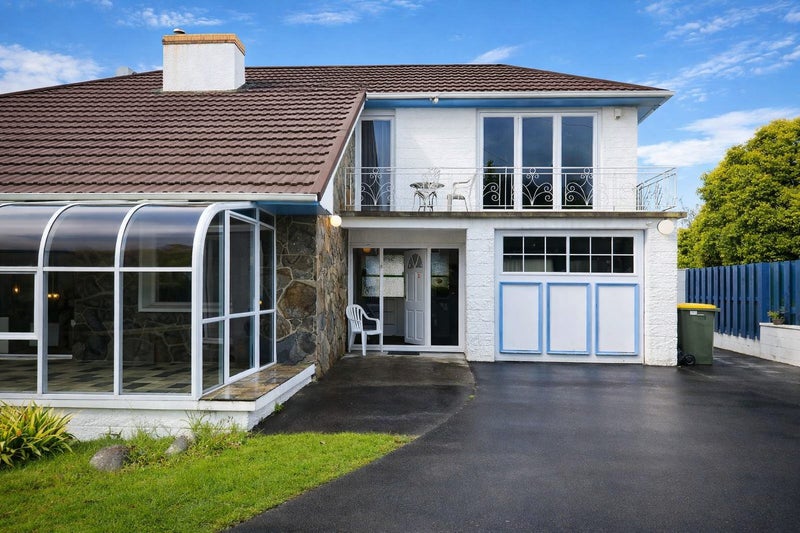 21 Lyndhurst Road, Te Atatu South, Auckland - Carousel 1