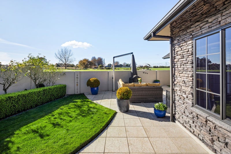 10 Peninsula Point, Huntington, Hamilton - Carousel 50