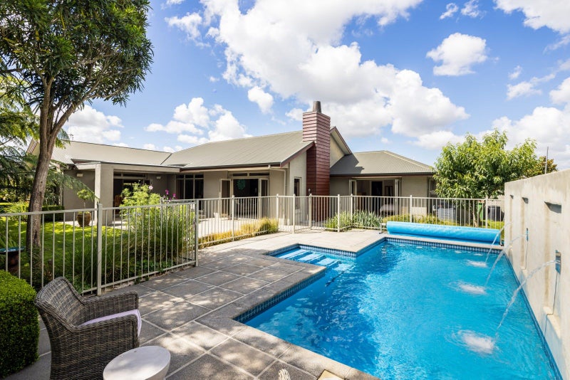 19 The Esplanade, Huntington, Hamilton - Carousel 2