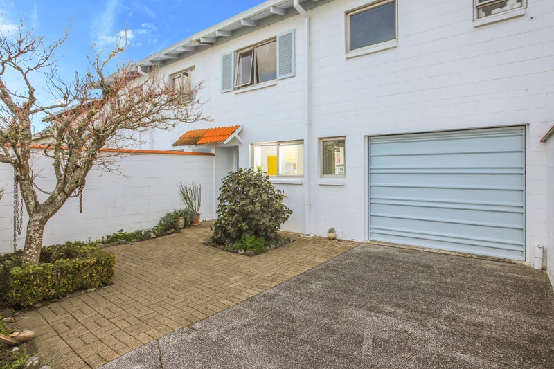 17 Saxon Street, Waterview, Auckland - Carousel 1
