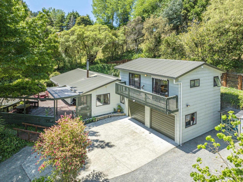 51 Longview Road, Poraiti, Napier - Carousel 1