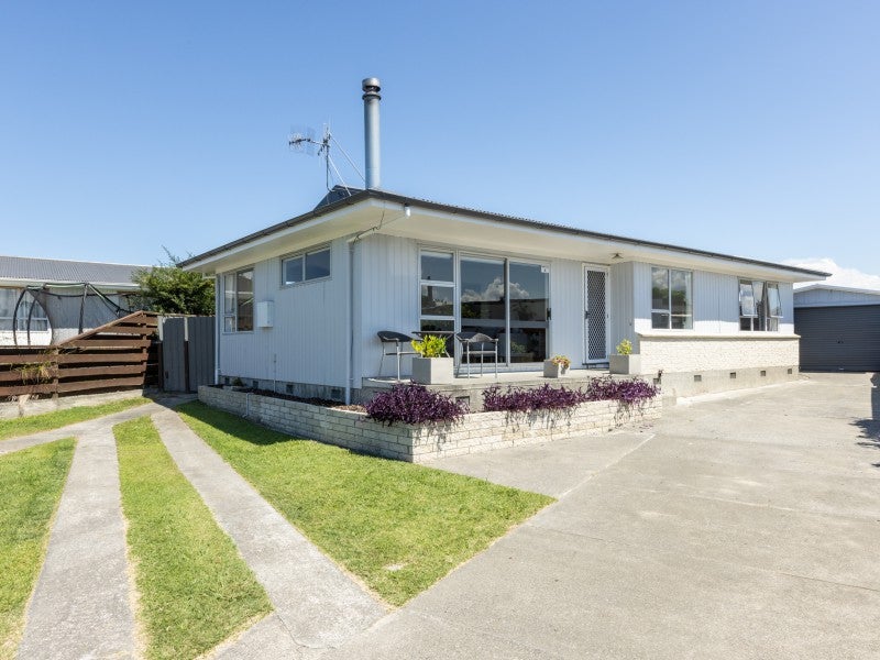 4 Antrim Place, Tamatea, Napier - Carousel 13