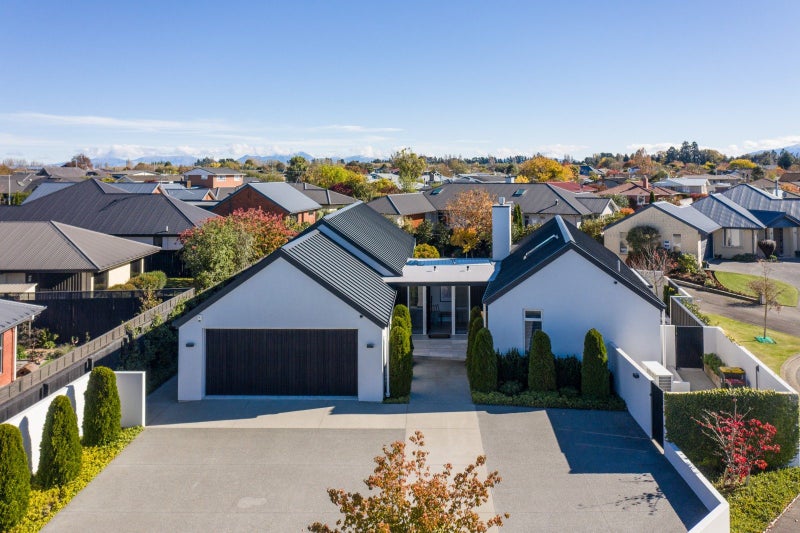 1 Filey Place, Allenton, Ashburton - Carousel 37