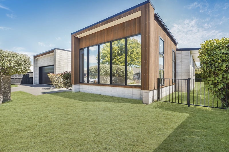 25 Brad Avenue, Flagstaff, Hamilton - Carousel 1