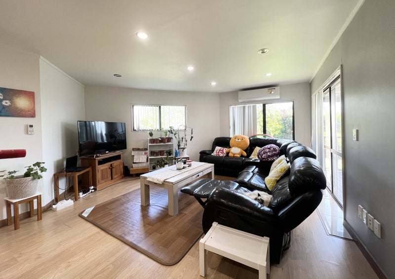 2 Centorian Drive, Windsor Park, Auckland - Carousel 2