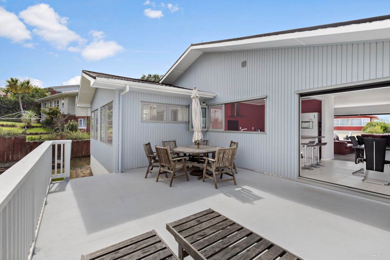 13 Chelsea View Drive, Chatswood, Auckland - Carousel 1