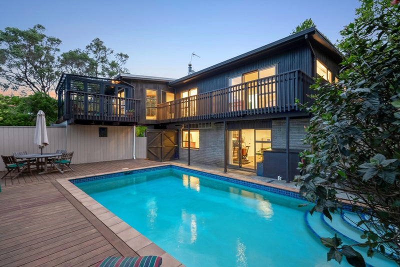 97A Hinemoa Street, Birkenhead, Auckland - Carousel 1