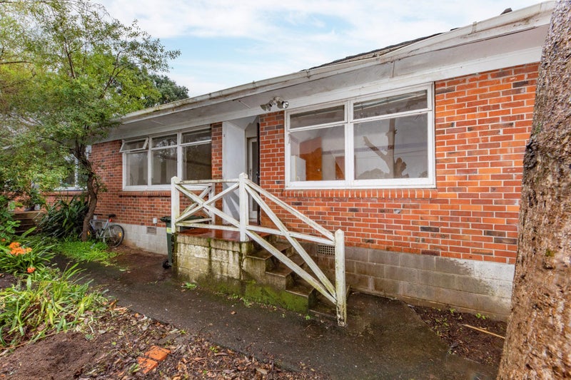 2/12 Huapai Street, Onehunga, Auckland - Carousel 1