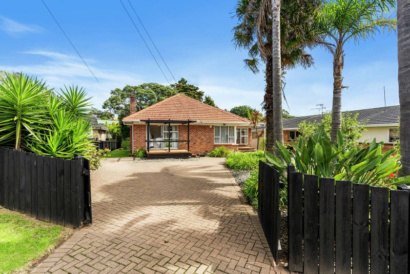 46 Sale Street, Cockle Bay, Auckland - Carousel 1