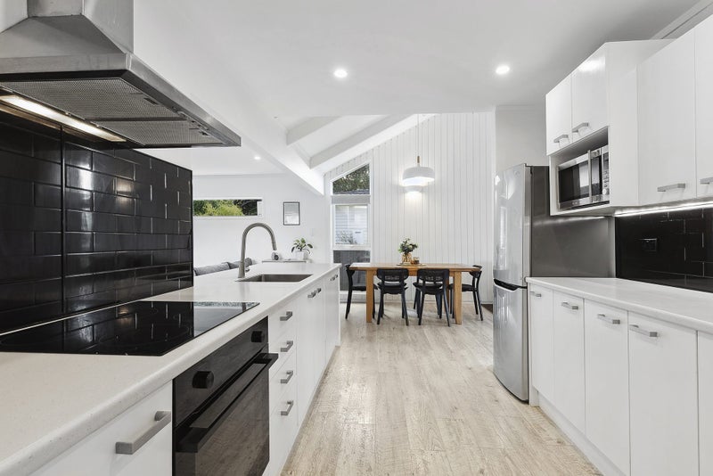 70 Fyvie Avenue, Tawa, Wellington - Carousel 2