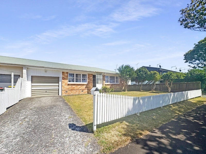 1B Greensboro Street, Hamilton East, Hamilton - Carousel 1