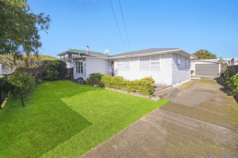 22 Muir Avenue, Mangere Bridge, Auckland - Carousel 1