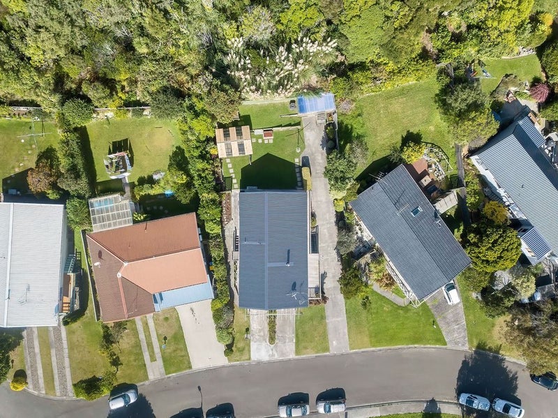 14 Hicks Close, Whitby, Porirua - Carousel 22