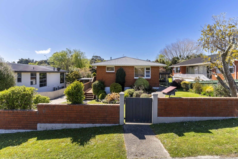 11 Kinmont Crescent, Kinmont Park, Mosgiel - Carousel 29