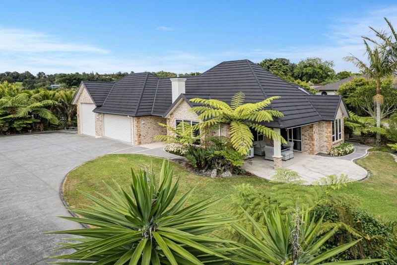 7 Brookfield Lane, Kamo, Whangarei - Carousel 1