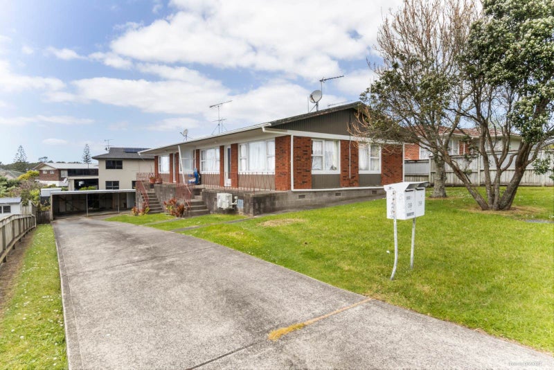 39 Manhattan Heights, Glendene, Auckland - Carousel 1