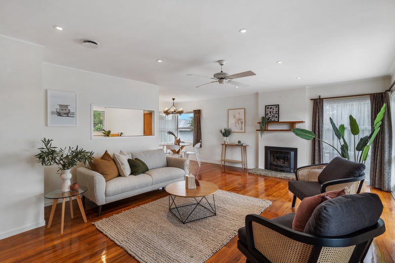 10 Hellyers Street, Birkdale, Auckland - Carousel 1