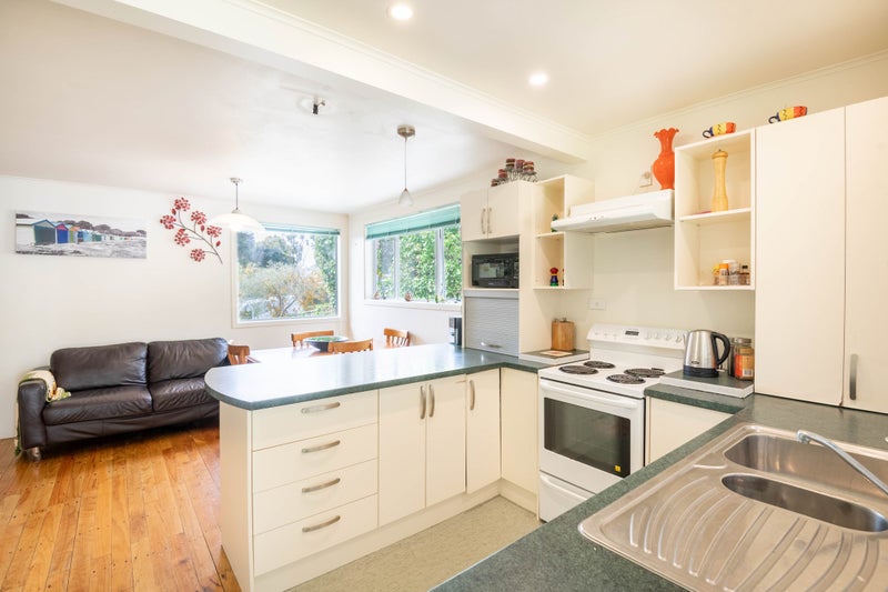 68 Rangituhi Crescent, Takapuwahia, Porirua - Carousel 2