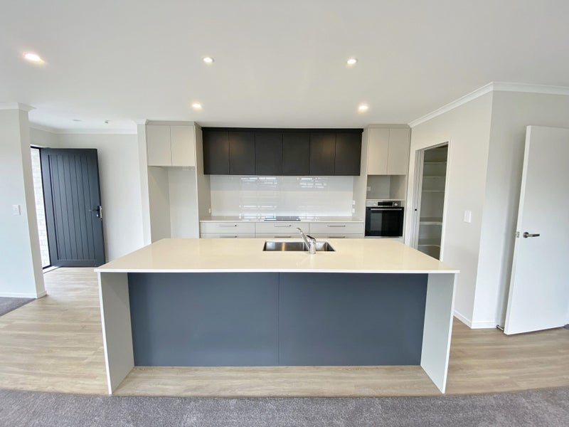 7 Newbury Lane, Casebrook, Christchurch - Carousel 2