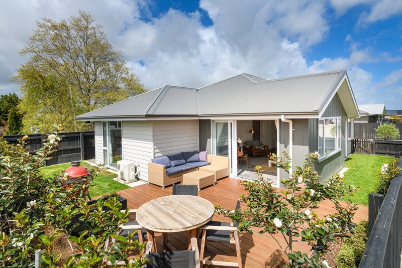1 Ivy Lane, Kelvin Grove, Palmerston North - Carousel 2