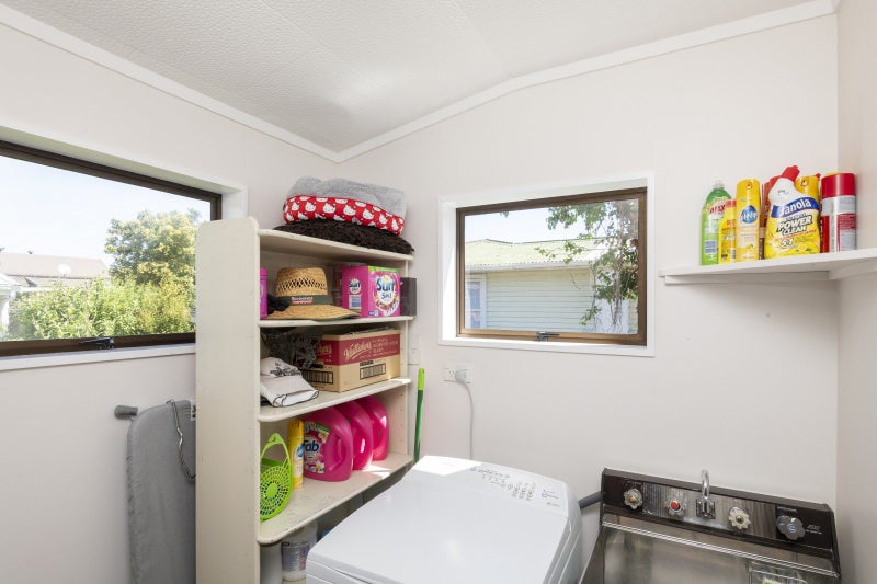 8 Vivian Street, Inner Kaiti, Gisborne - Carousel 33