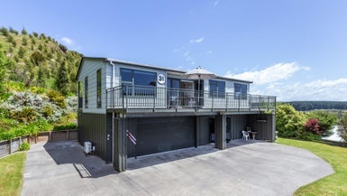 31 Turangitukua Terrace, Kuratau, Tūrangi - Carousel 1