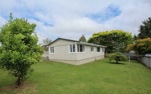 16 Corrin Street, Melville, Hamilton - Carousel 1