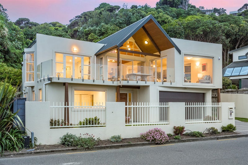 13 Moana Road, Plimmerton, Porirua - Carousel 1