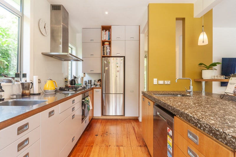 21 Nevay Road, Karaka Bays, Wellington - Carousel 2