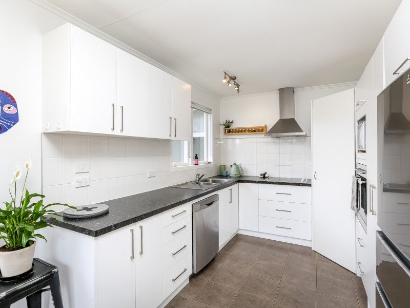 22 Stuart Place, Blagdon, New Plymouth - Carousel 26