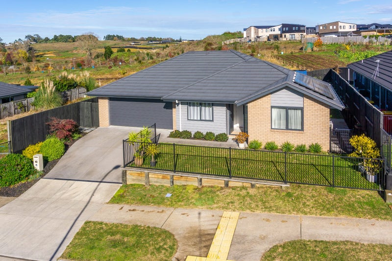 40 Ladeira Place, Fitzroy, Hamilton - Carousel 2