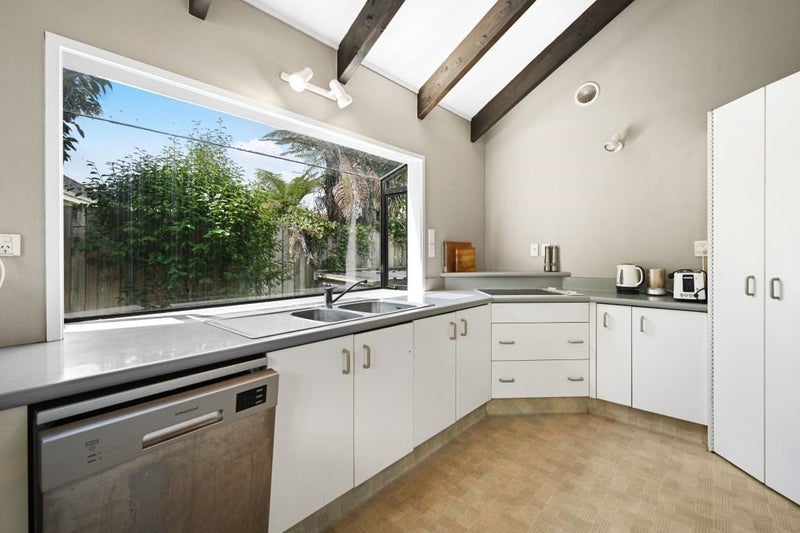 13A Forest Lake Road, Forest Lake, Hamilton - Carousel 2