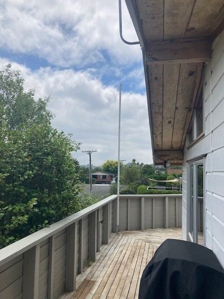 10A Gradwell Place, Two Mile Bay, Taupo - Carousel 2